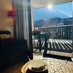 Vu Mont Blanc Parking Terrasse * シャモニー